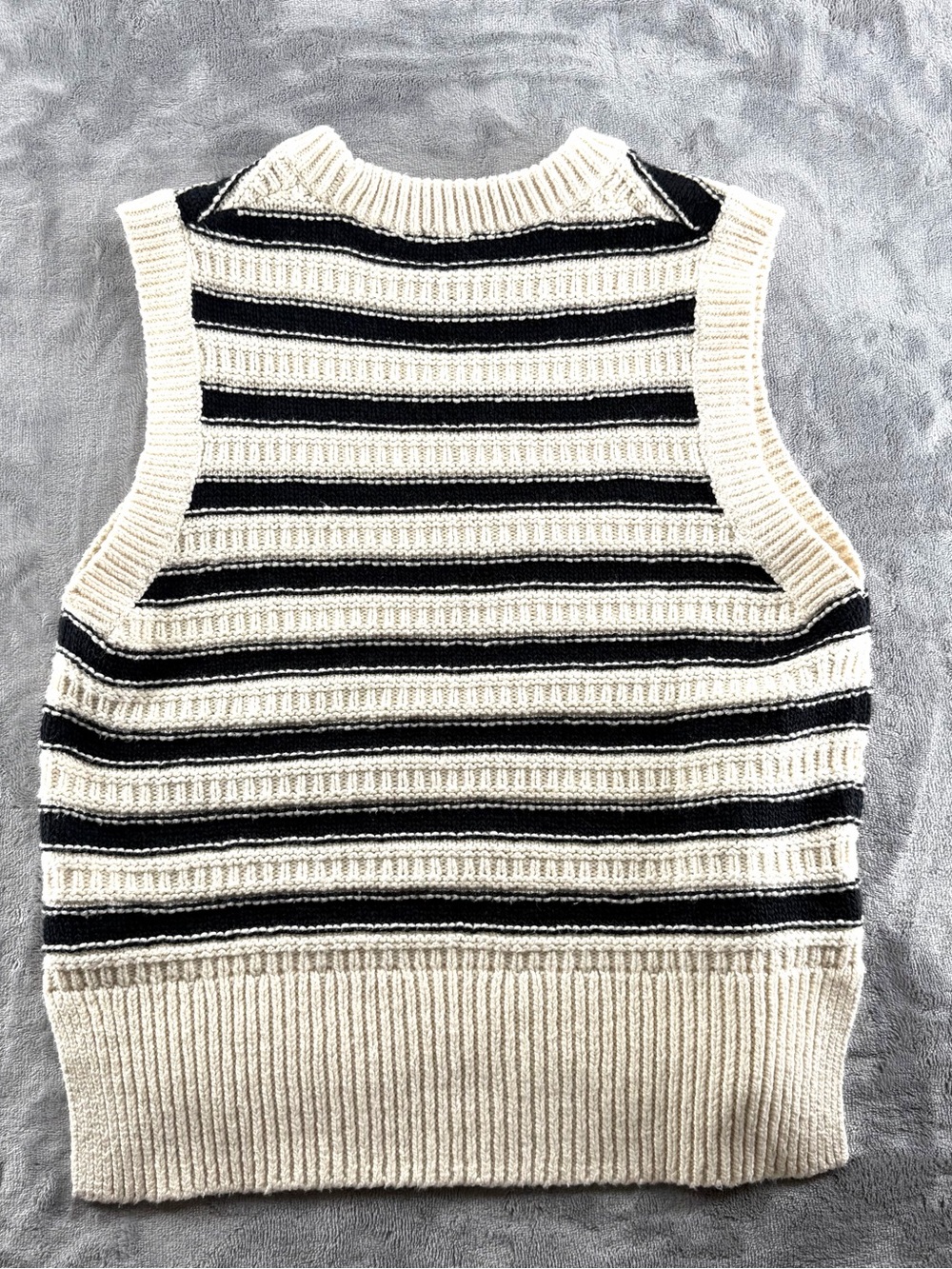 Faherty Cream & Black Striped Knit Sweater Vest Old Money Coastal Preppy Chic - Picture 8 of 10